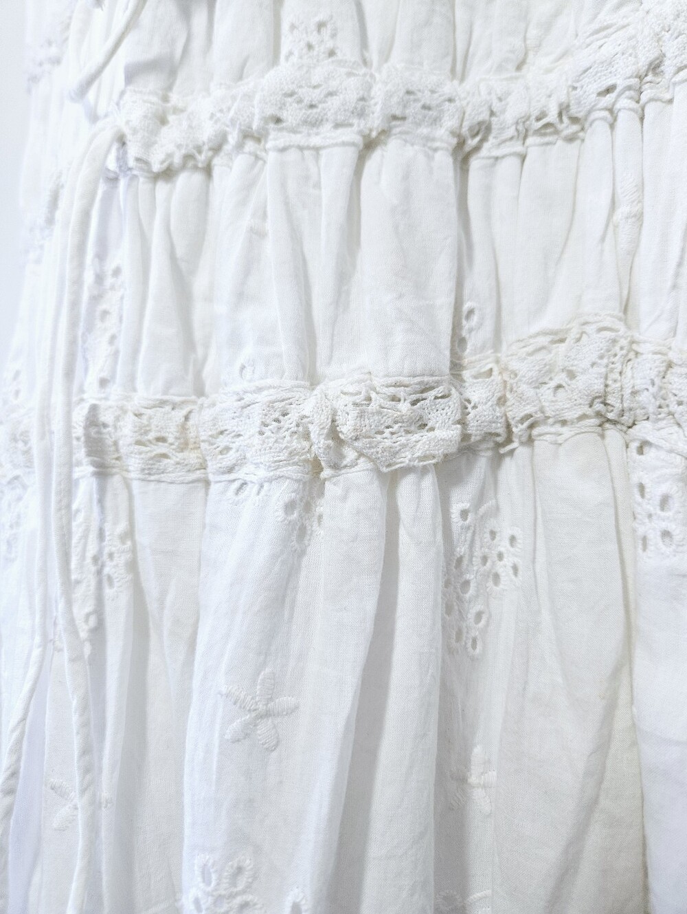 NWT Sim & Sam Ruched Midi Dress Size S White Feminine - Picture 5 of 8
